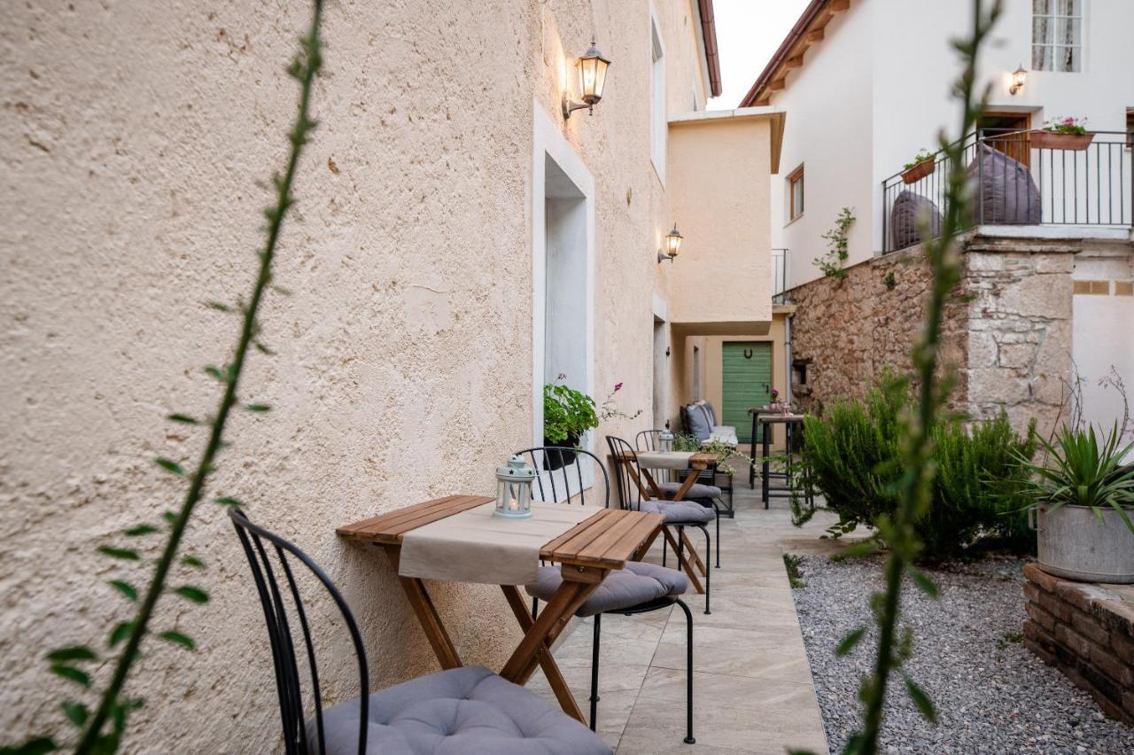 Boutique B&B Mali Pariz Grizane-Belgrad Ngoại thất bức ảnh